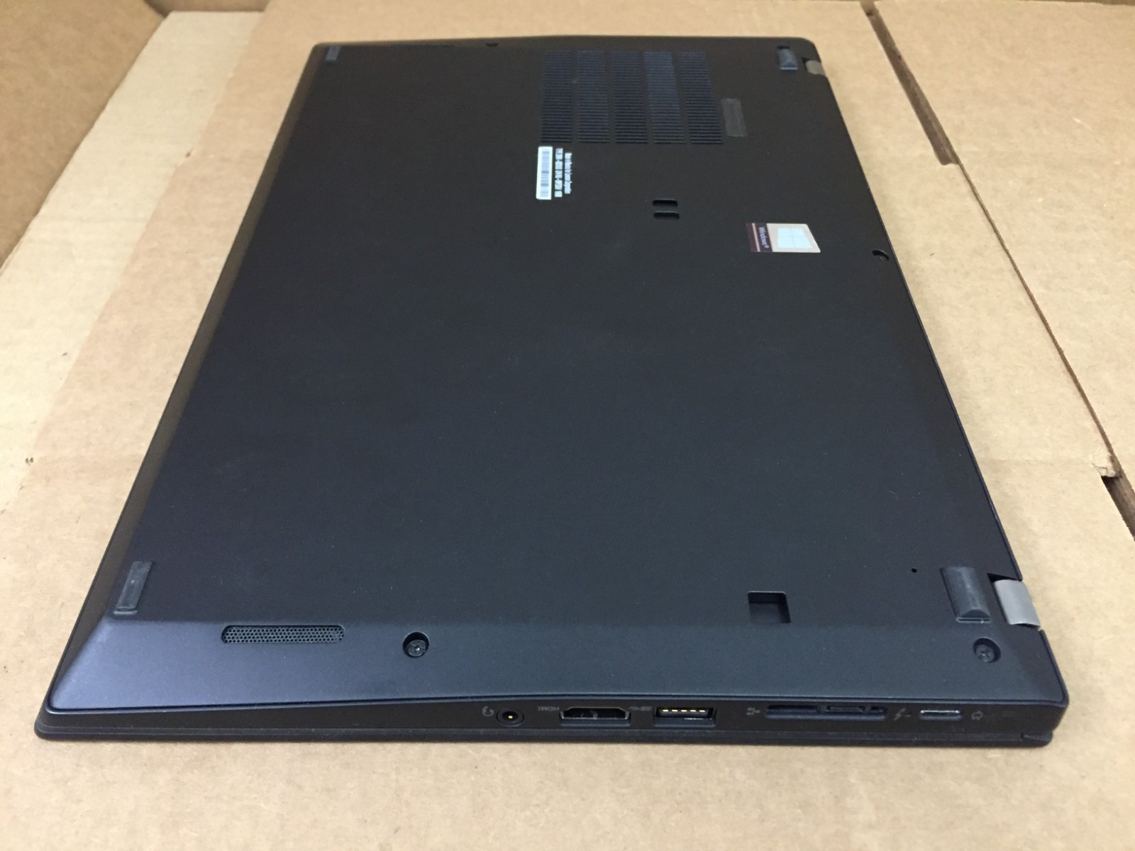 Lenovo ThinkPad T490s 14″ FHD Laptop i7-8665U 1.9GHz 8GB RAM (No SSD/Battery)