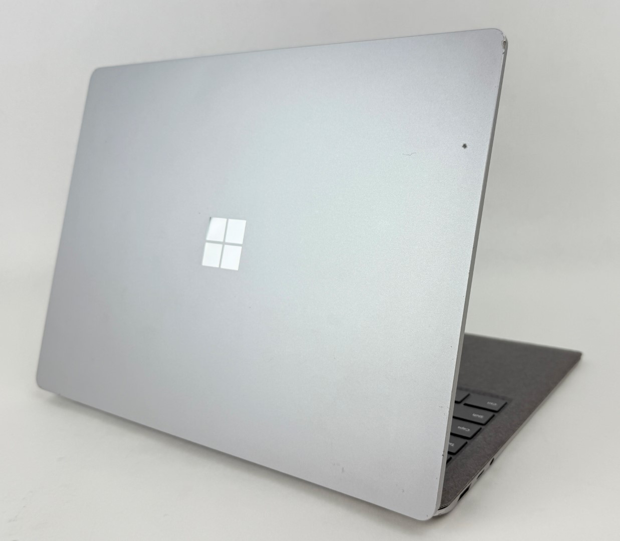 Microsoft Surface Laptop 5 1950 13.5″ 2256×1504 Touch i5-1235U 8GB 256GB W11H
