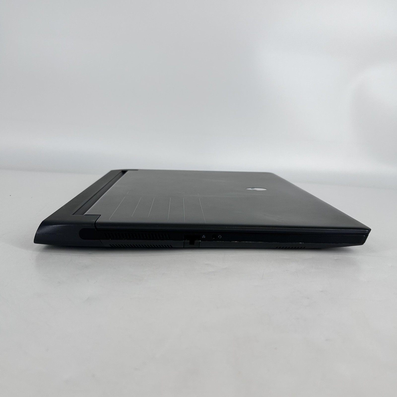 Dell Alienware m15 R5 165Hz FHD 3.2 GHz Ryzen 7 5800H 32GB 1TB SSD RTX 3060 Good