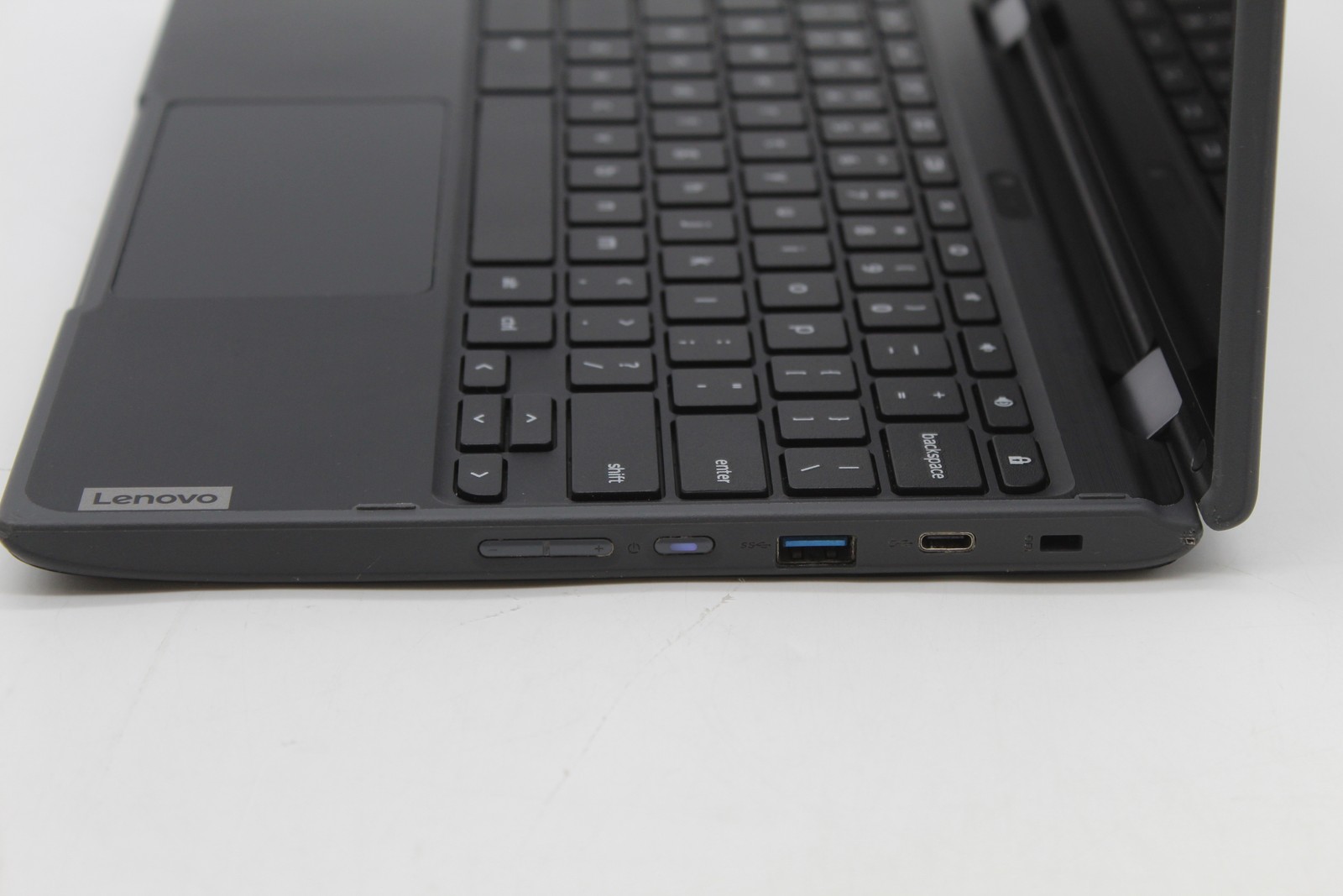 Lenovo 300e Chromebook Intel Celeron N4020 4 GB Memory 32 GB eMMC USED