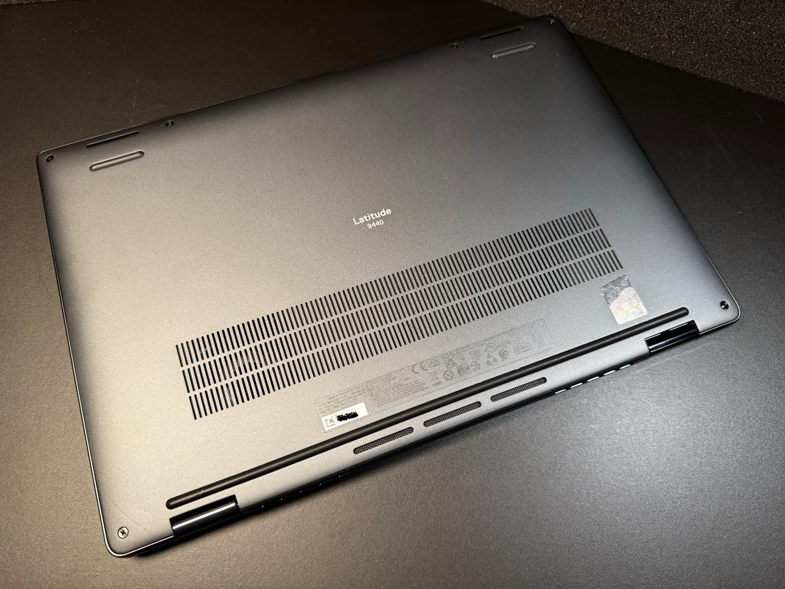 Dell Latitude 9440 14″ 2-in-1 Touch Laptop (512GB SSD, Intel i7-1365U, 16GB RAM)