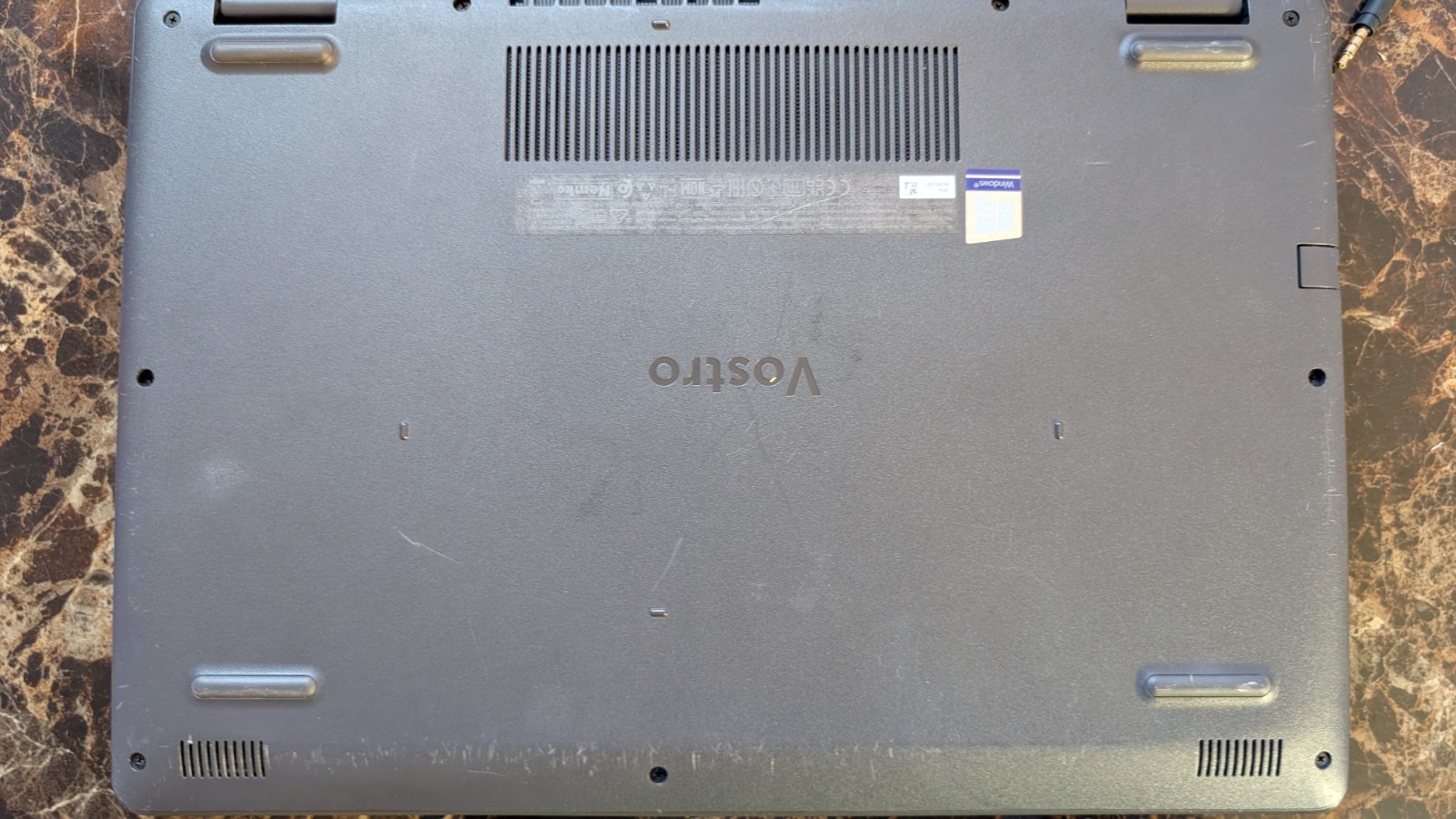 HP 15-r029wm Notebook and dell vosrtro 1500 3000 for parts or repair