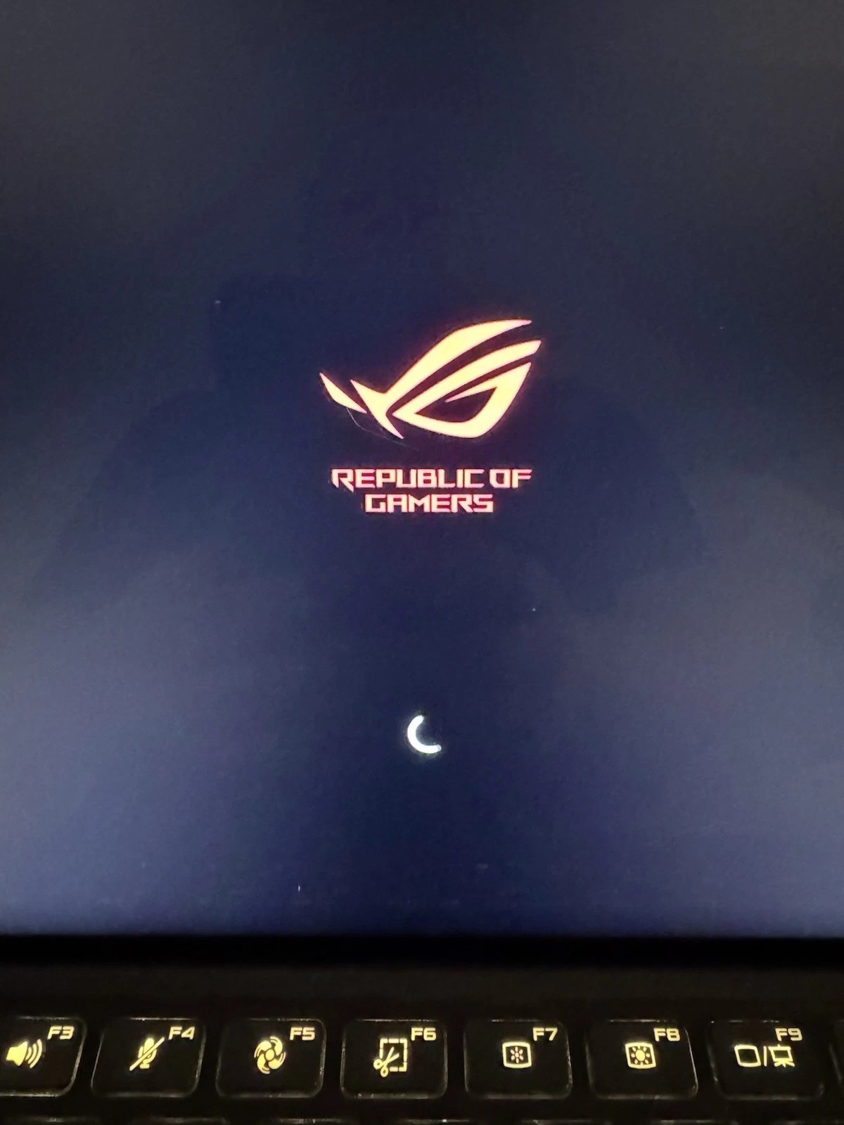 ASUS ROG Flow Z13 GZ301ZE 13.4″ Touch Core i9-12900H, 16GB, 1TB SSD, RTX 3050Ti