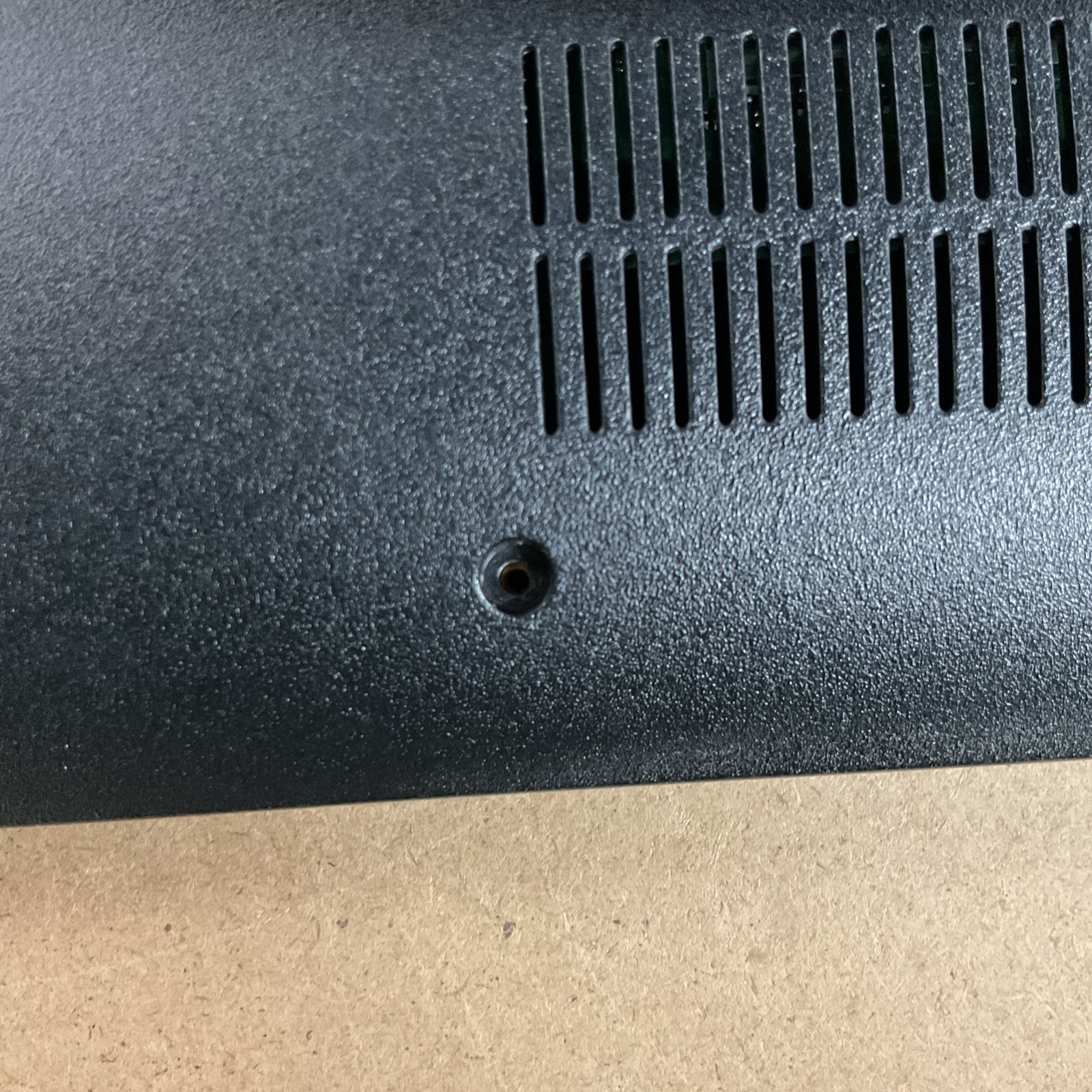 Asus X551C Notebook PC Laptop X551CA-HCL1201L – Untested Missing Screws