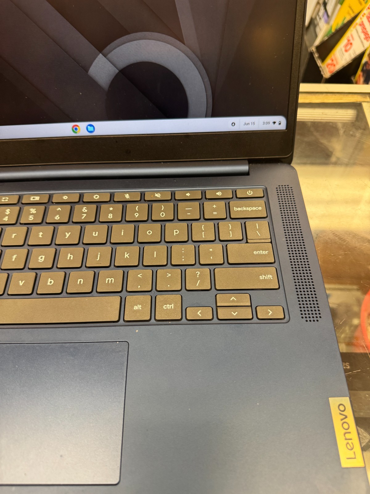 Lenovo IP Slim 3 Chrome 14M868 Chromebook – 14″ FHD Touchscreen