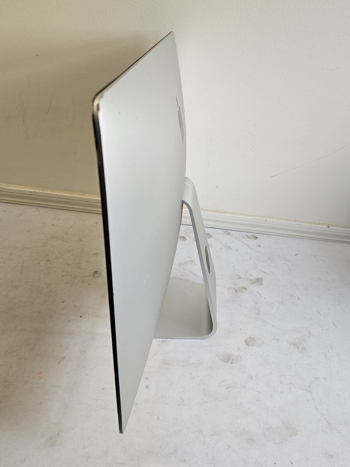 Apple iMac 2013 27″ All-In-One – Intel i5-4570 – 24GB RAM – 1TB SSD – READ
