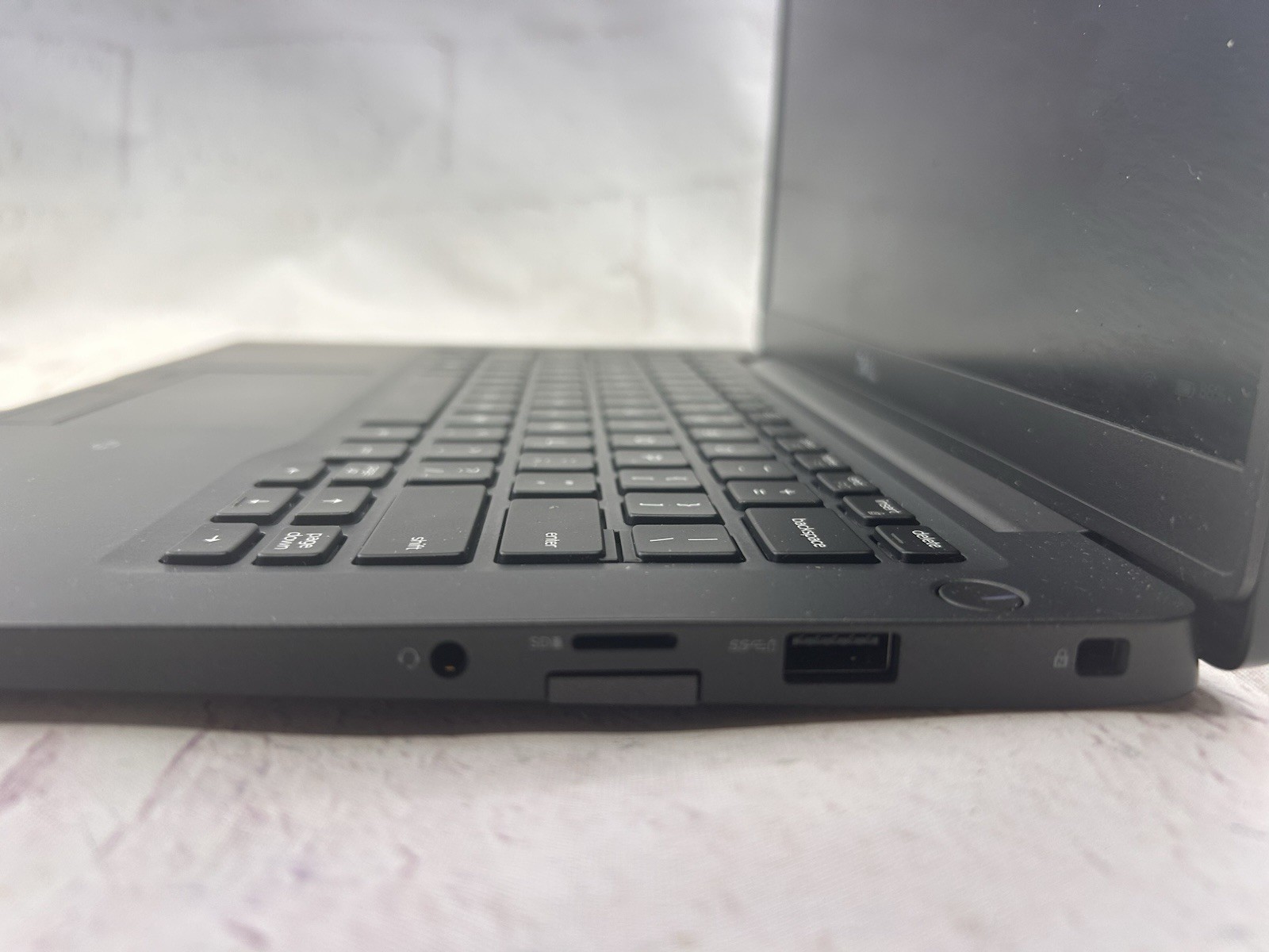 Dell Latitude 7400 14” FHD | i5-8365U | 8GB RAM | 256GB SSD | Win11 Pro