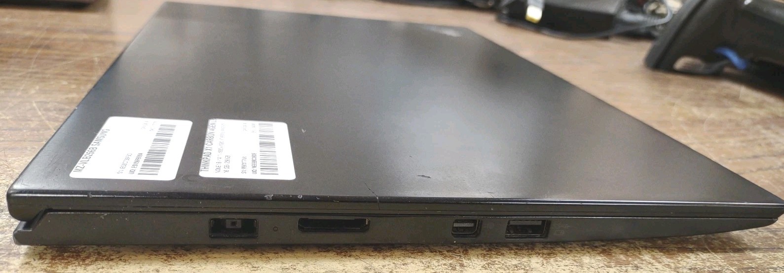 Lenovo ThinkPad X1 Carbon 4th Gen 14″ i7-6600U, 16GB Ram, 256GB SSD.