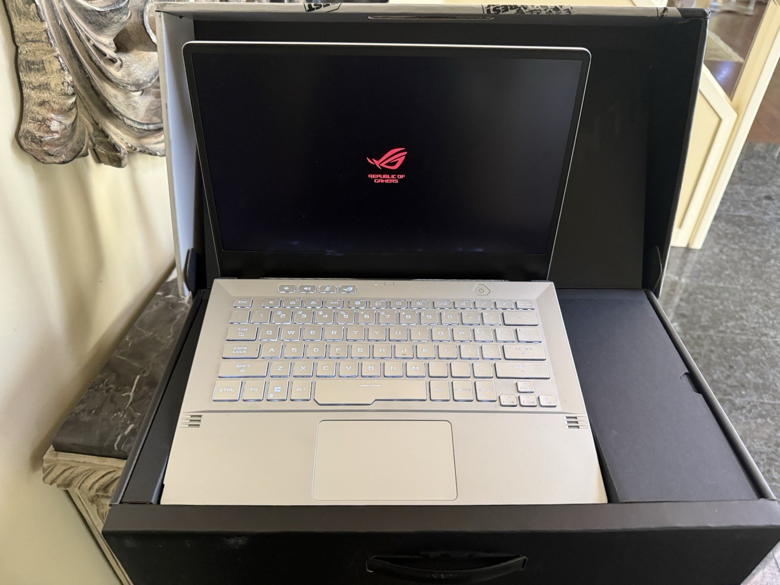 ASUS ROG Zephyrus G14 14in Ryzen 9 16GB 1TB SSD RTX 3060 White