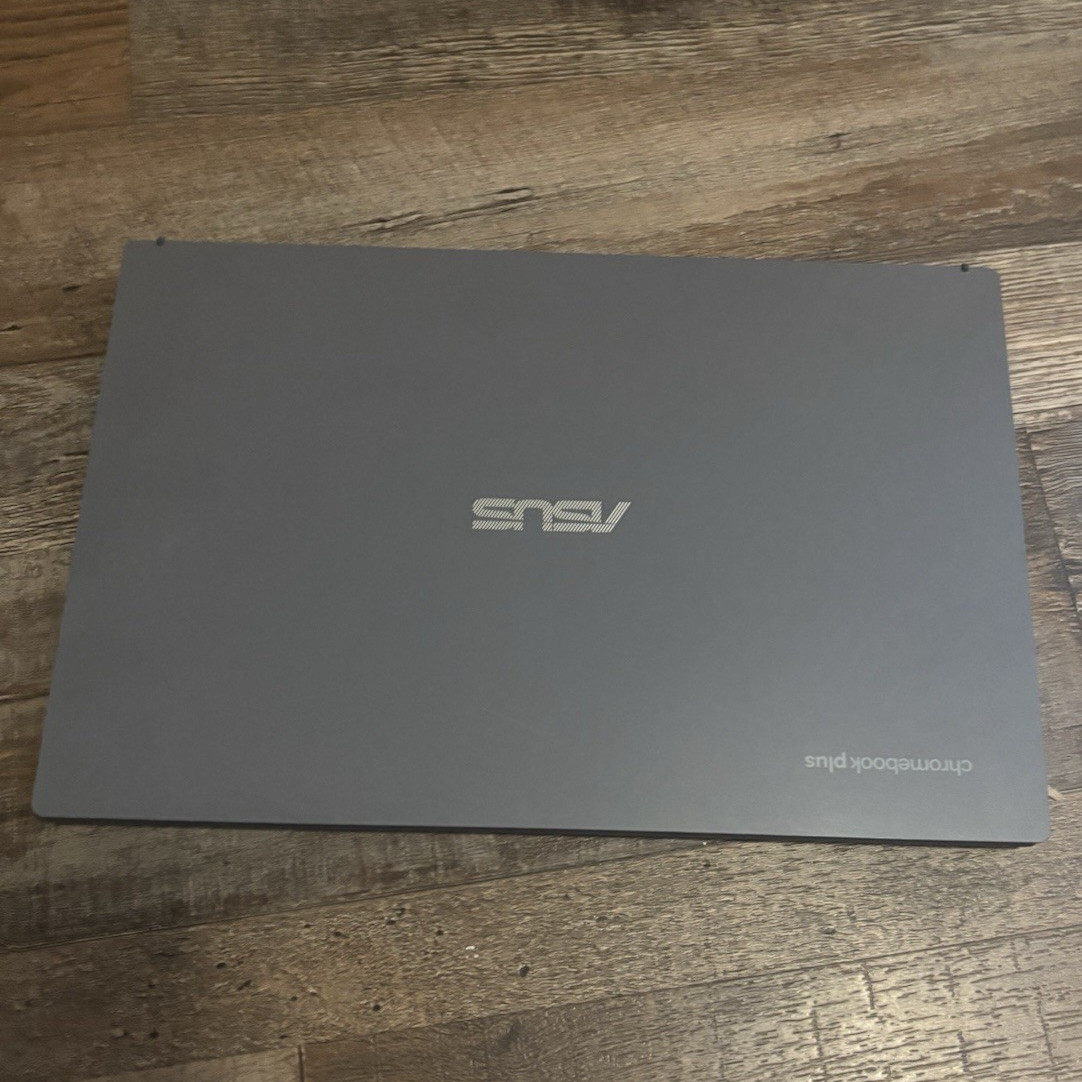 ASUS Chromebook Plus CX34 14in Core i3 8GB 256GB SSD Gray Wi-Fi Webcam