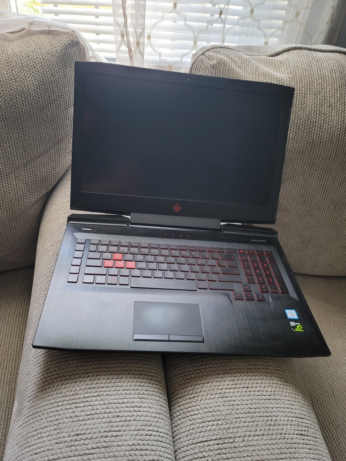 HP OMEN 17 in Gaming Laptop i5-8300H |GTX 1050 16GB RAM | 256GB SSD | 1080p FHD