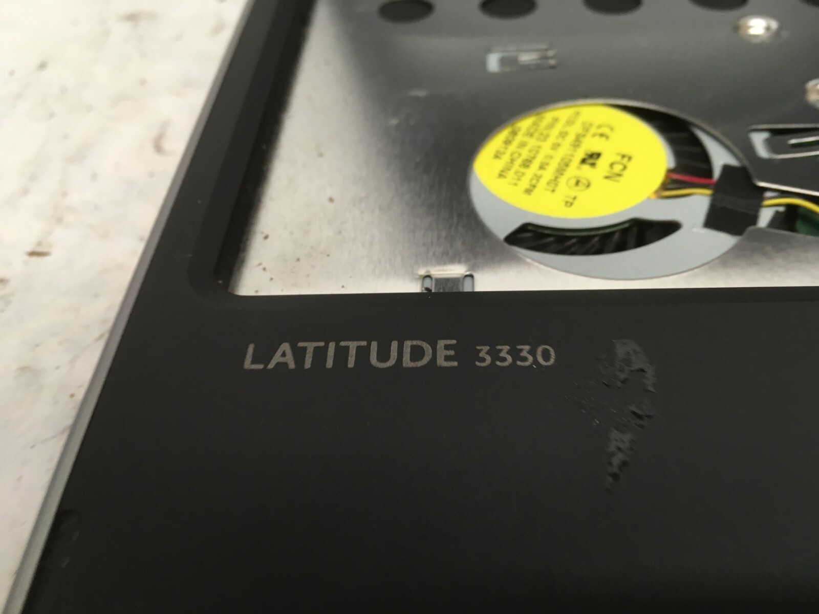 Dell Latitude 3330 14″ (AS IS) Intel Celeron – JZ