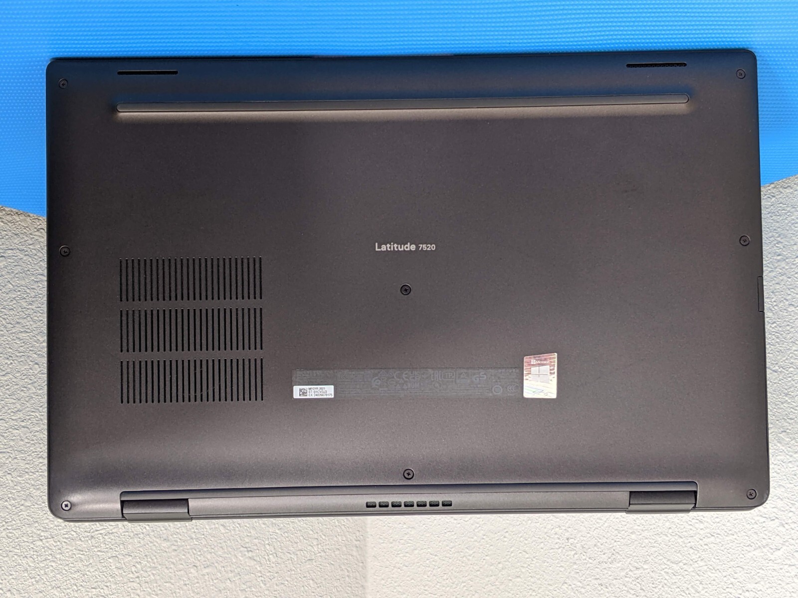 Dell Latitude 7520 15.6″UHD i7-1165G7 2.8GHz 16GB 512GB SSD WRTY-10/2026 +PowAd