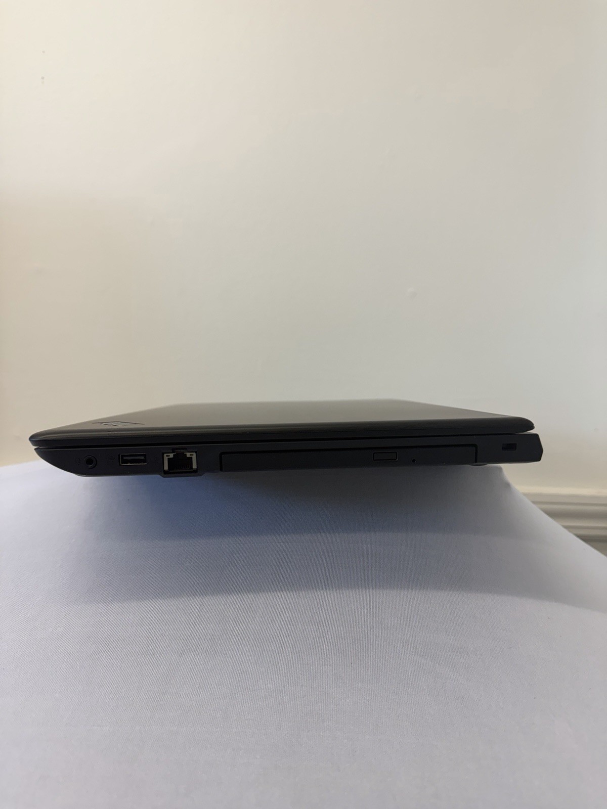 Lenovo Thinkpad E570 Laptop – Good Screen – Intel i5-6200U – RAM 8GB – Read Des