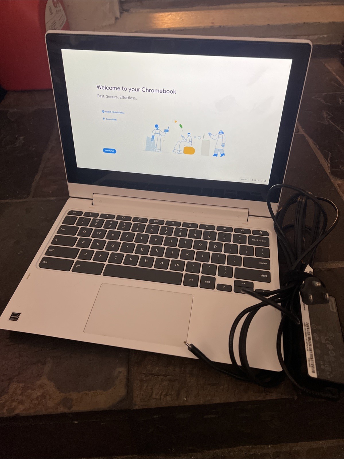 Lenovo Chromebook C330 11.6” Touchscreen 2-in-1 Laptop w/ Charger Tested