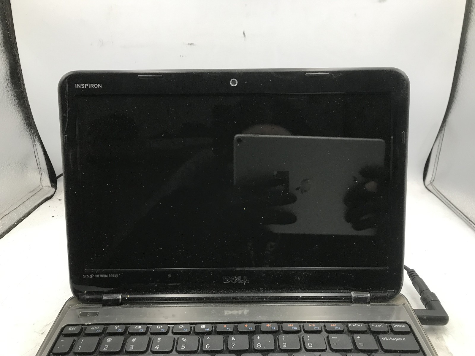 DELL INSPIRON 11Z P07T – FOR PARTS/REPAIR – INTEL I3 U330 – NO RAM -READ DESC-BB