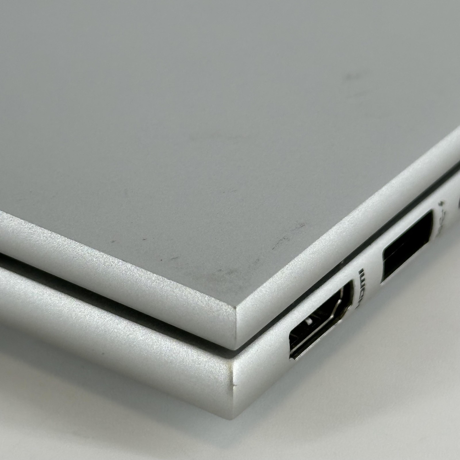 HP Elitebook 845 G9 14 FHD+ 2.7 GHz Ryzen 7 PRO 6850U 32GB 256GB SSD LCD ISSUE