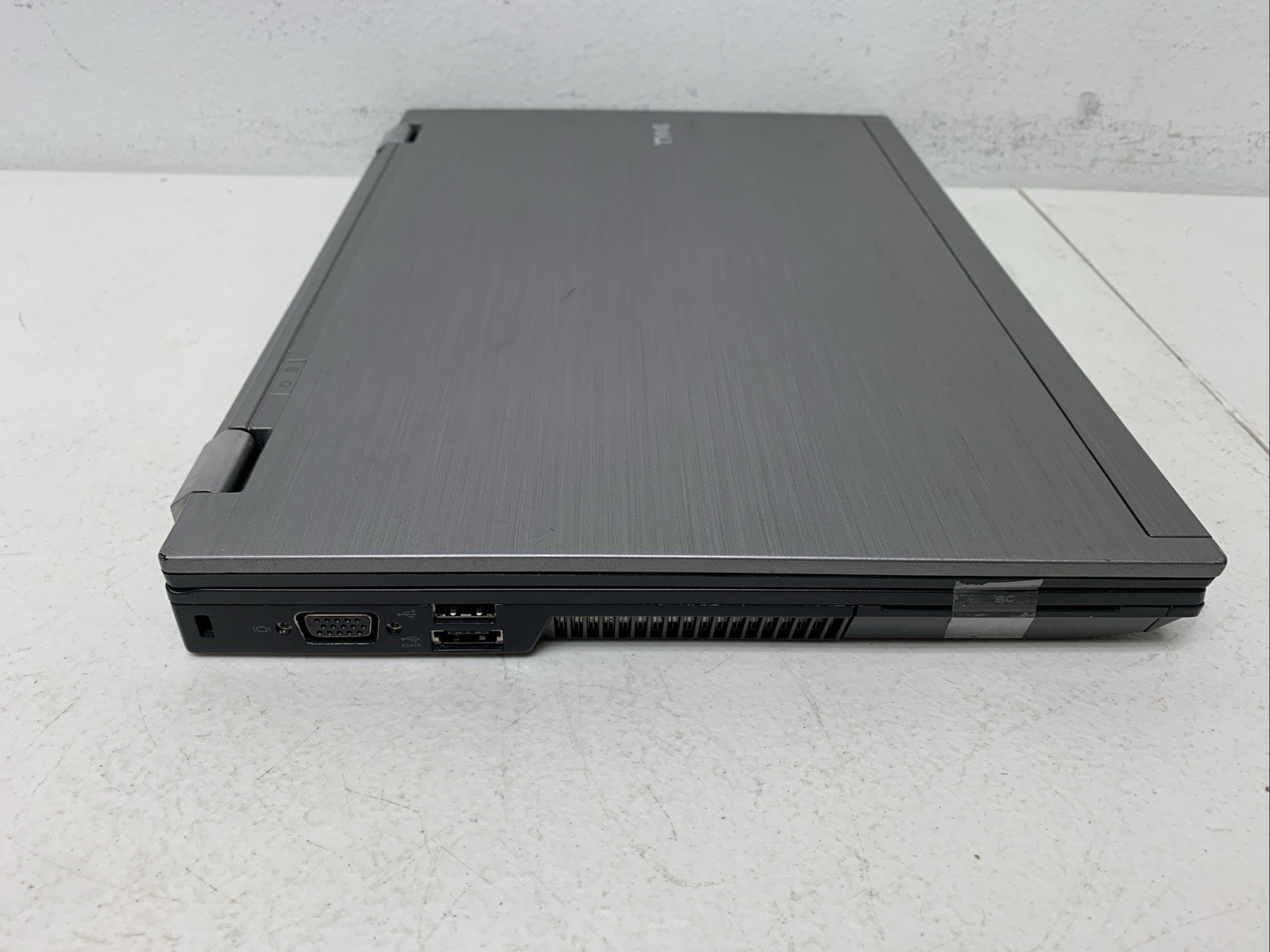 Dell Latitude E6410 Intel Core i5 M 560 2.67GHz No Ram NO HDD For Parts