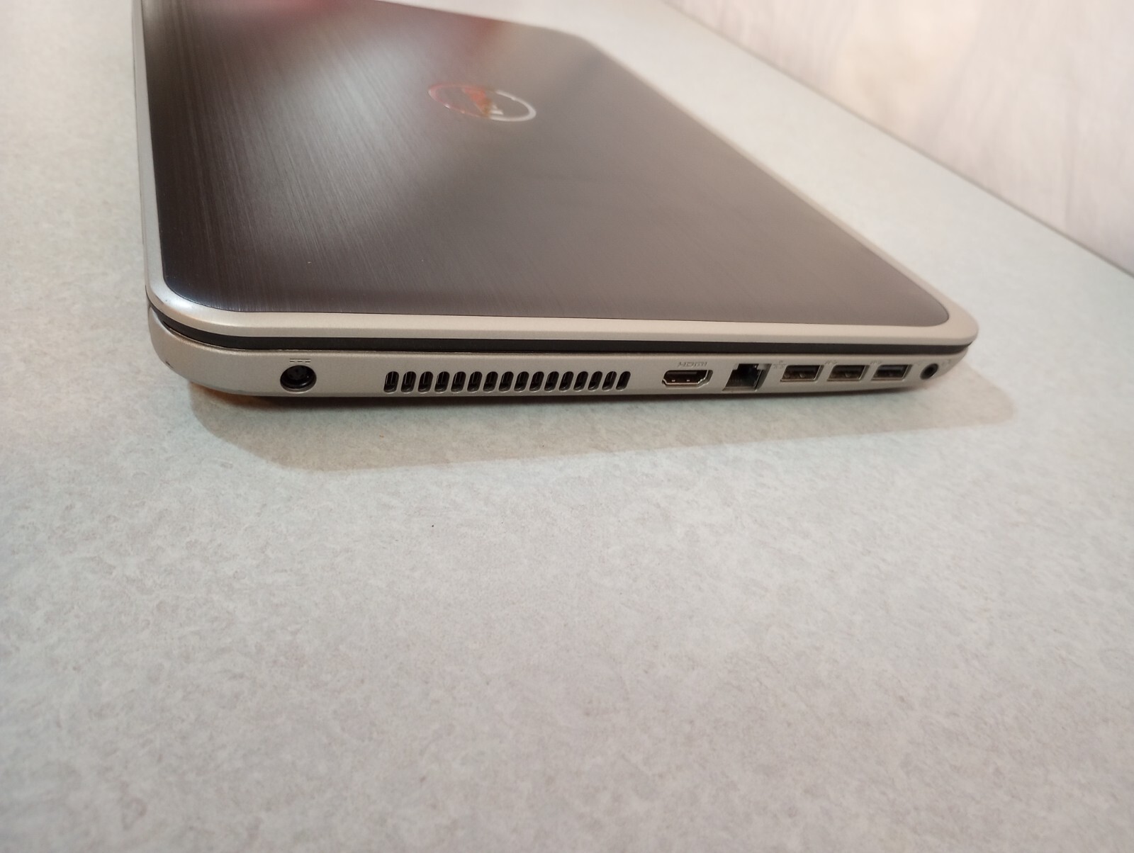 Dell Inspiron 5537 – i3, 8GB, 250GB SSD, Win10 Home, 30-Day Warranty