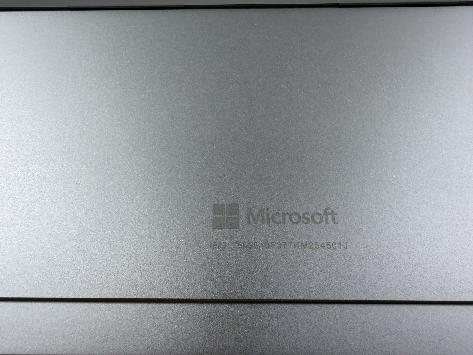 Microsoft Surface Pro 8 (1982) i5-1145G7 – 16GB RAM – 256GB 120Hz – Win 11 Pro