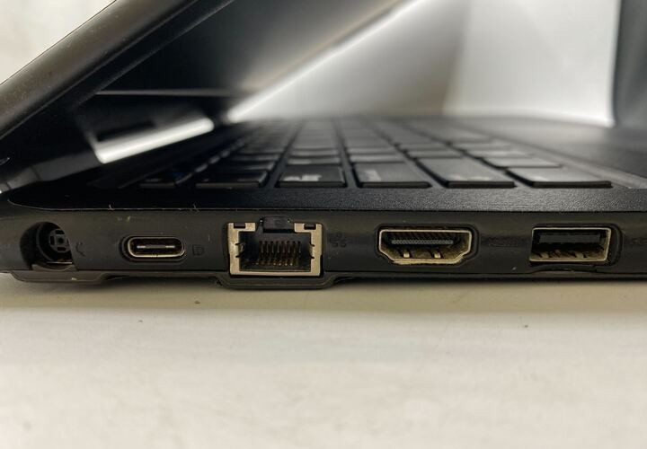 Dell Latitude 3300 13.3″ Intel Core i3-7020U @2.30GHz 4GB RAM 128GB SSD