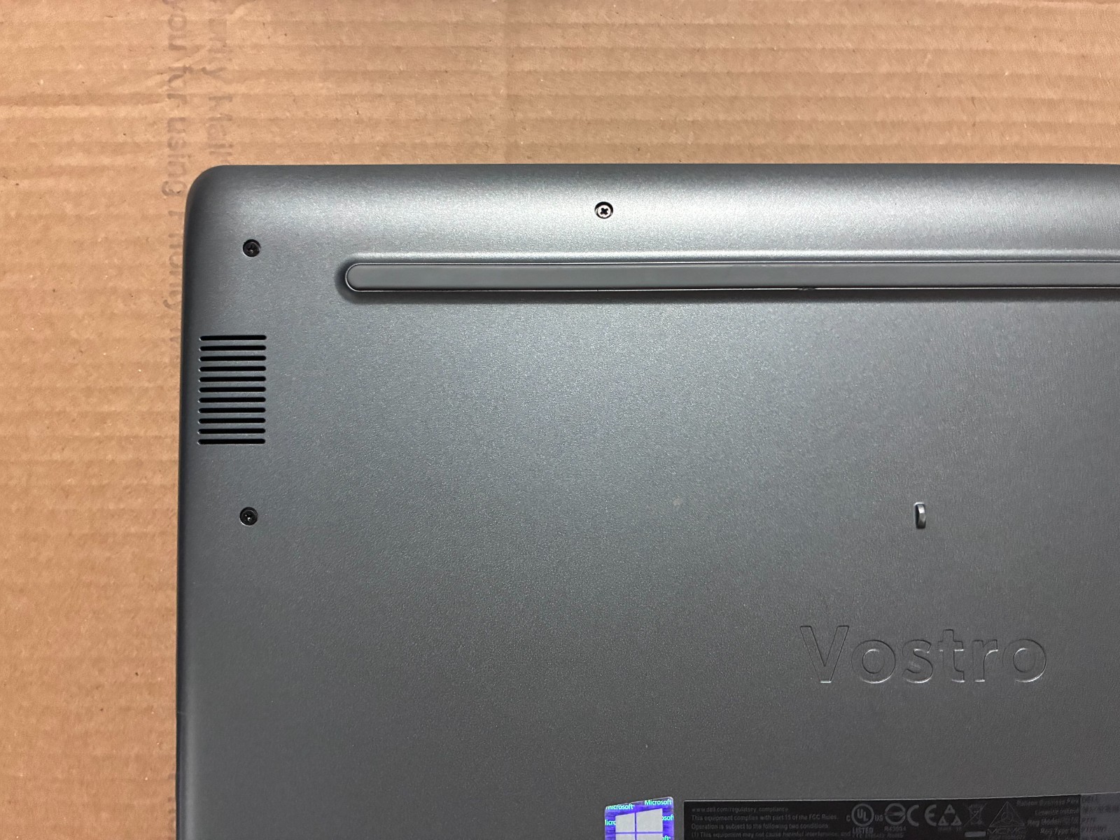 *As-Is* DELL VOSTRO P77F INTEL CORE I7 8565U *NO SSD* *NO RAM*