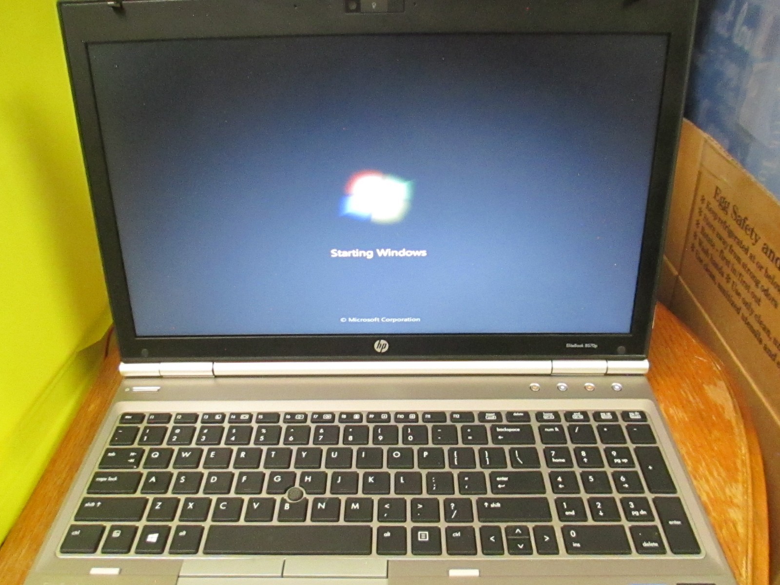 HP Elitebook 8570p Laptop/2.6GHz /4GB Ram/500GB HDD/WebCam/DVD (WORKING) *Nice