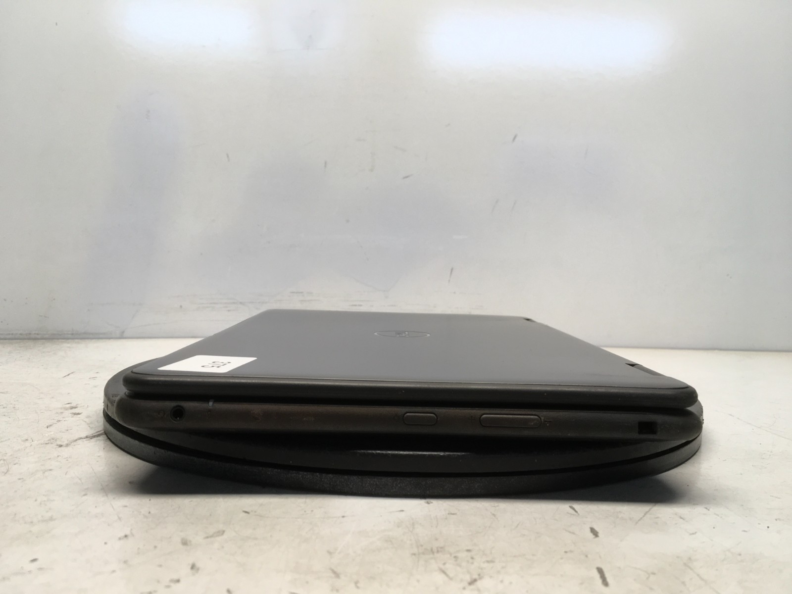 Dell Latitude 3190 2-In-1 Intel Celeron N4100 1.1GHz 4 GB NO HDD BIOS locked