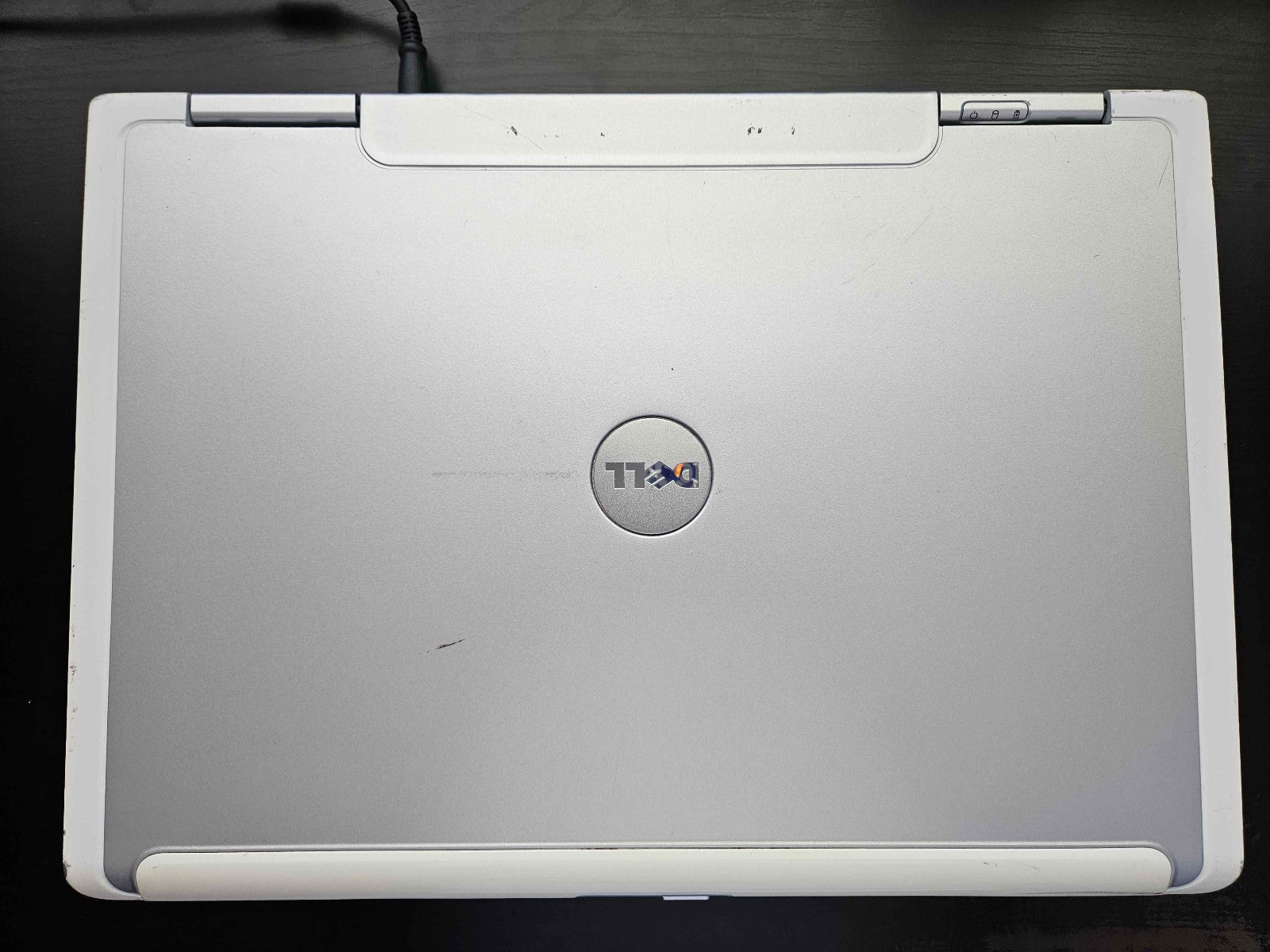 Dell Inspiron 9300 Pentium M 768 MB RAM 56 GB HDD Linux (With Charger!)