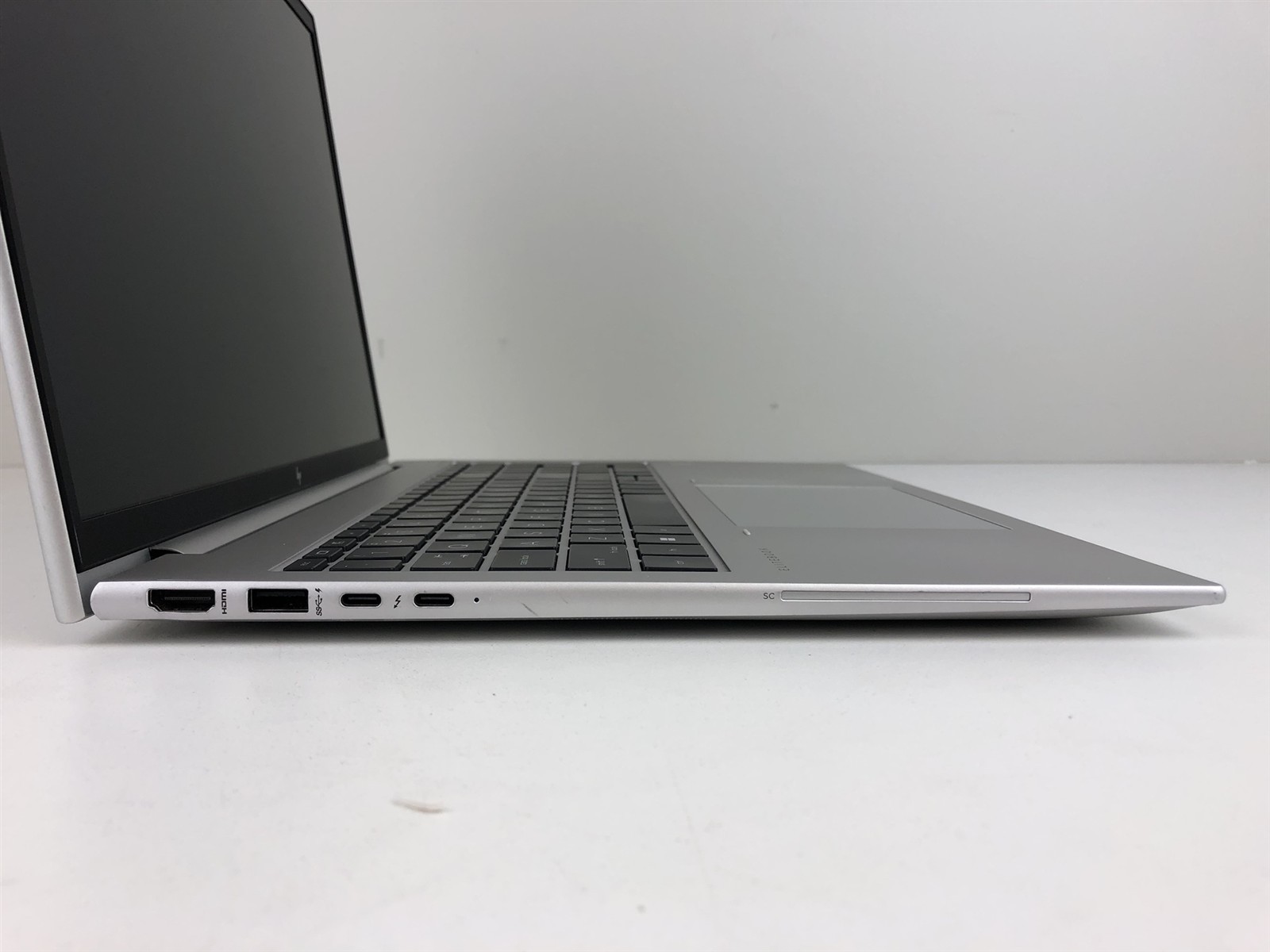 HP EliteBook 865 G10: AMD Ryzen 7 PRO 7840U 3.3GHz – 32GB – 512GB