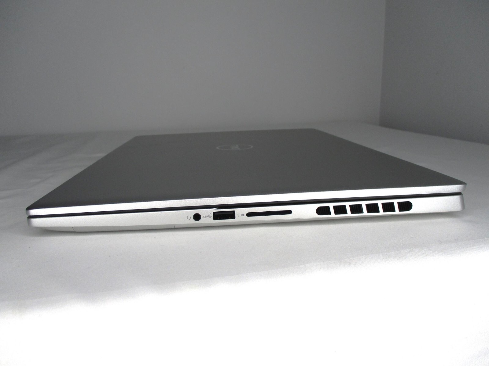 Dell Inspiron 16 Plus 7630 Laptop QHD i7-13700H 14Core 16GB LPDDR5 1TB NVMe SSD