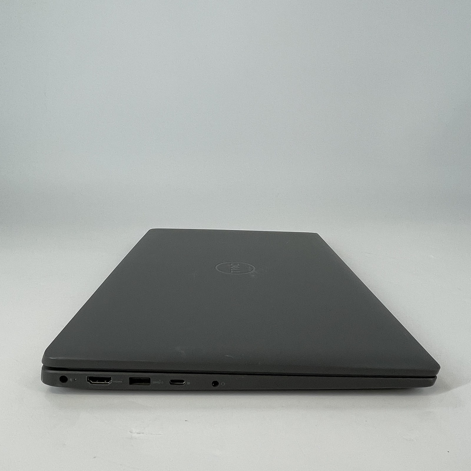 Dell Latitude 3540 15.6 Gray FHD 1.7 GHz i7-1355U 16GB RAM 256GB SSD Good