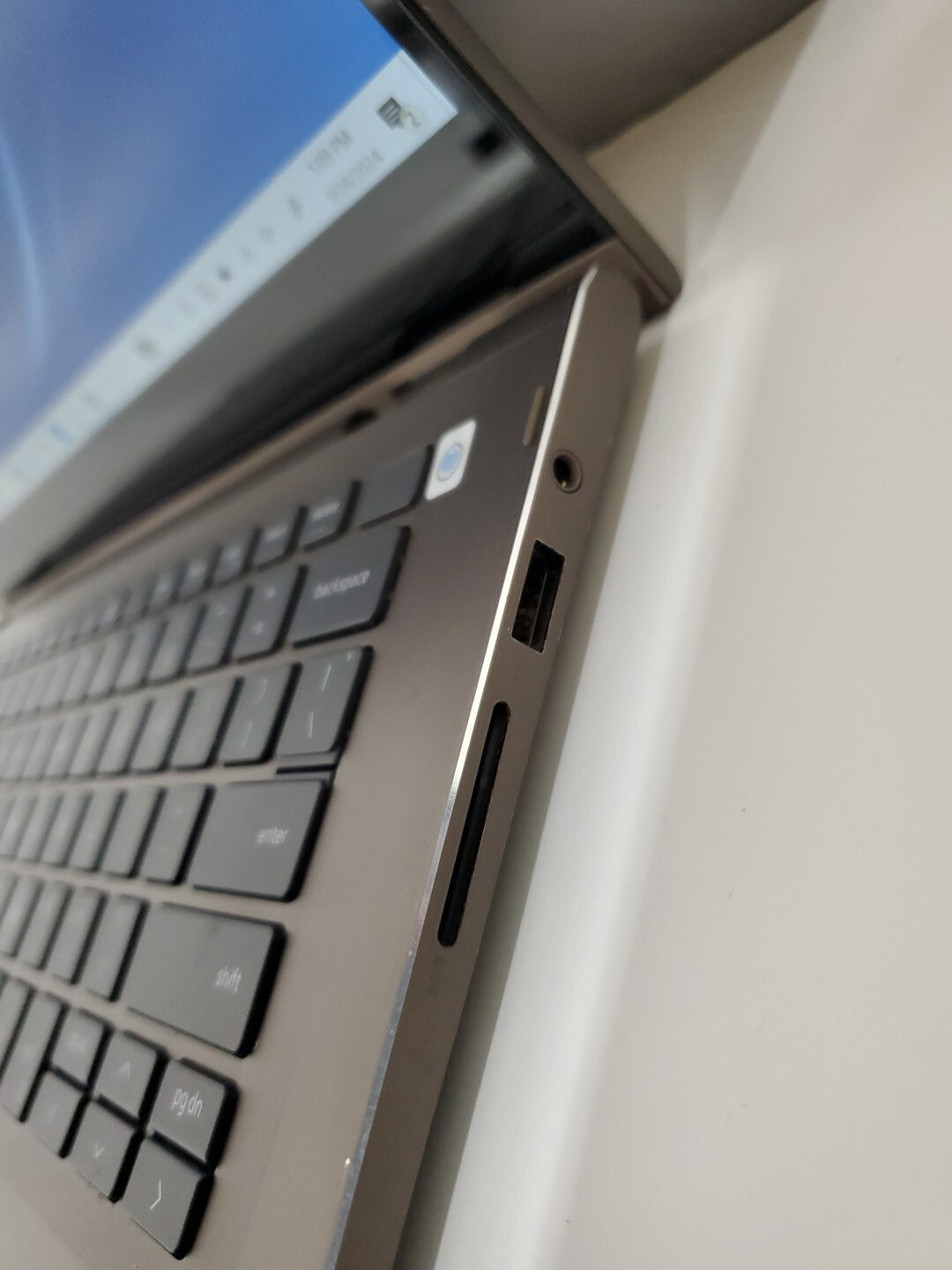 Dell Inspiron 14 7000 2-in-1 Touchscreen Ryzen 5 4500U 16GB RAM 512GB SSD