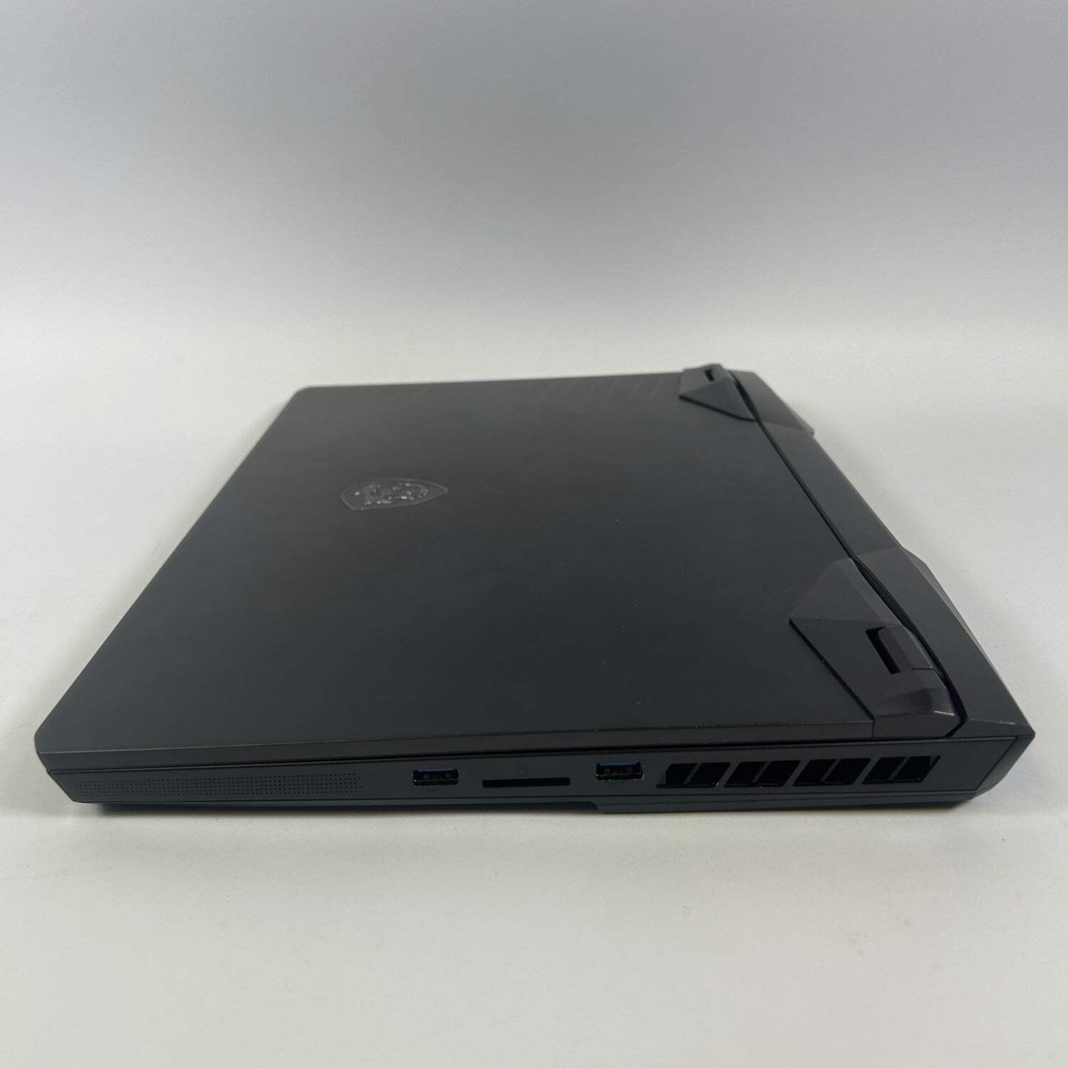 MSI Raider GE77 HX 12UGS 17.3″ i7-12800H 2.0GHz 16GB RAM 1TB SSD GeForce RTX 307