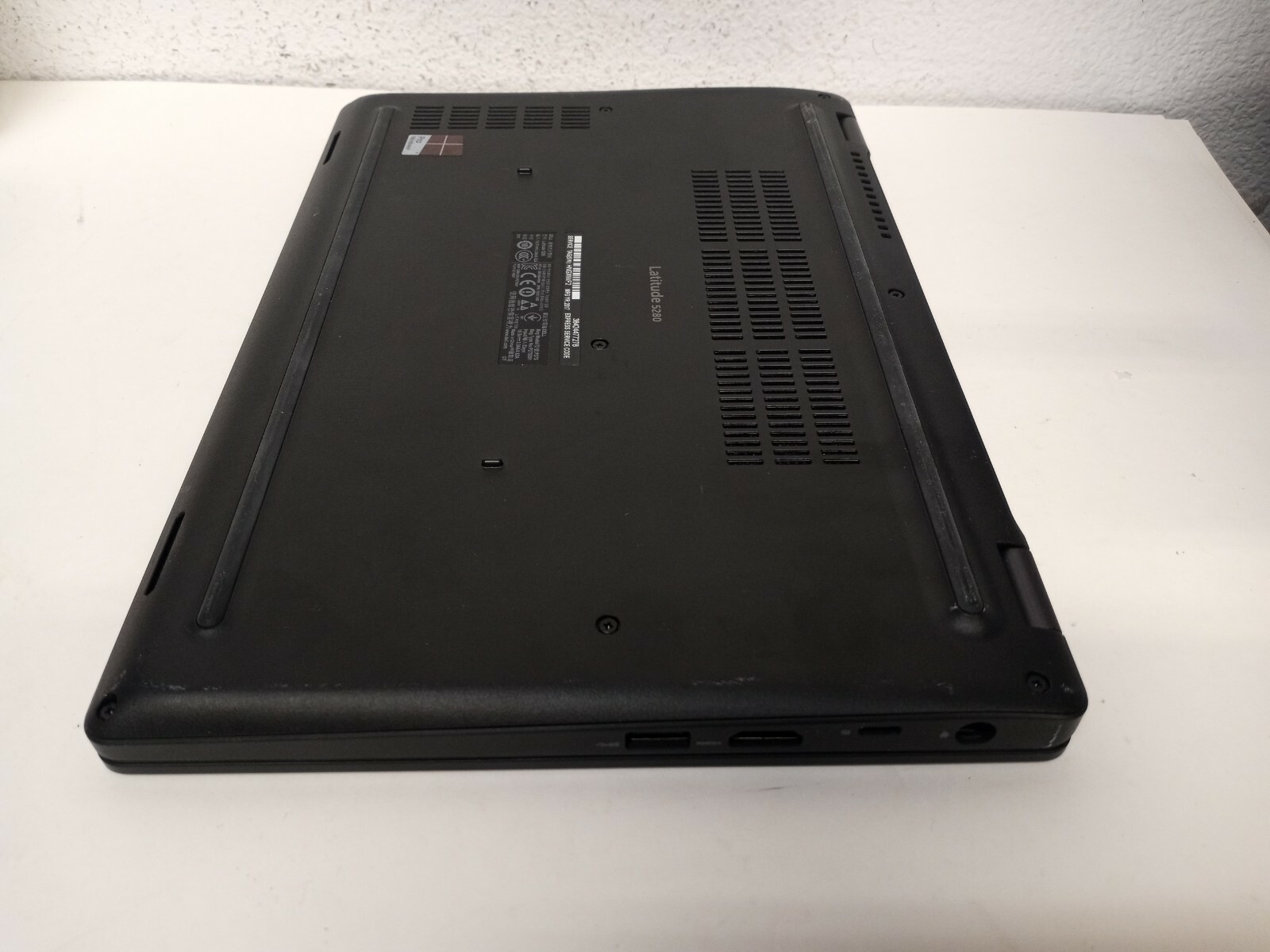 Dell Latitude 5280 12.5″ Intel Core I3-7100U 2.40GHz 4GB DDR4 500GB HDD Win11