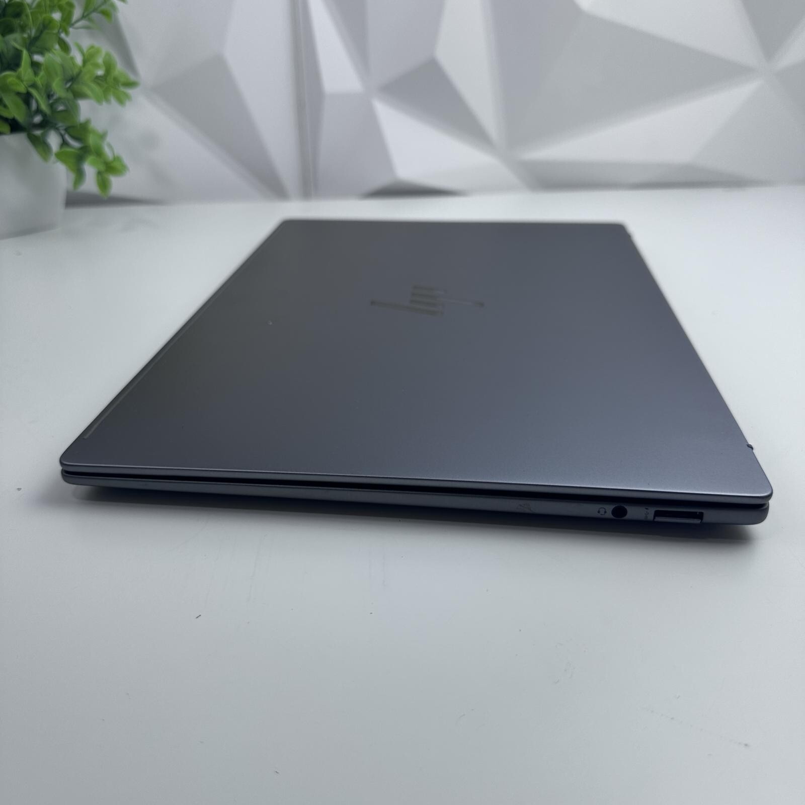 HP – OmniBook X Copilot+ PC 14″ 2.2K Touch Laptop, Snapdragon X Elite, 16GB, 1TB