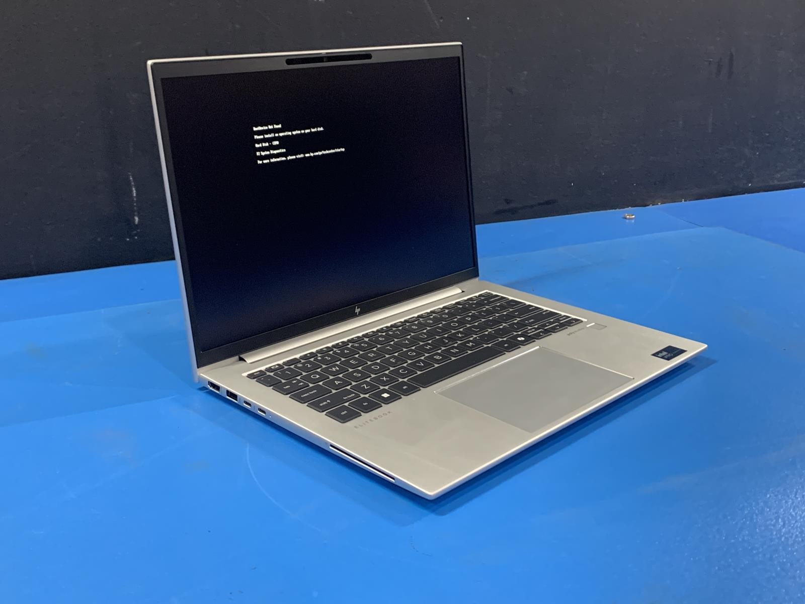 HP 840 G11 Ultra 5 135H 3.19GHz 16GB DDR5 512GB SSD Poly Studio NO OS