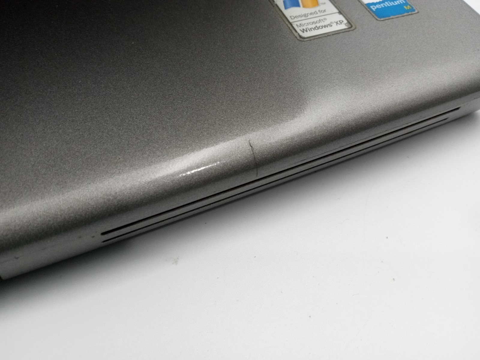 Dell Latitude D800 Pentium M 768MB RAM 60GB HDD Windows XP – READ -RR