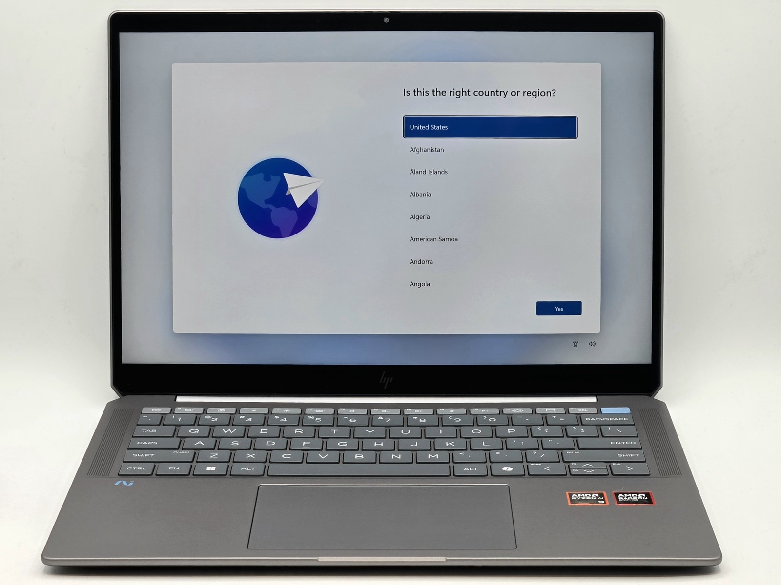 HP OmniBook Ultra 14-fd0052xx 14″ 2240 x 1400 Touch RYZEN AI 9 365 1TB 16GB W11P