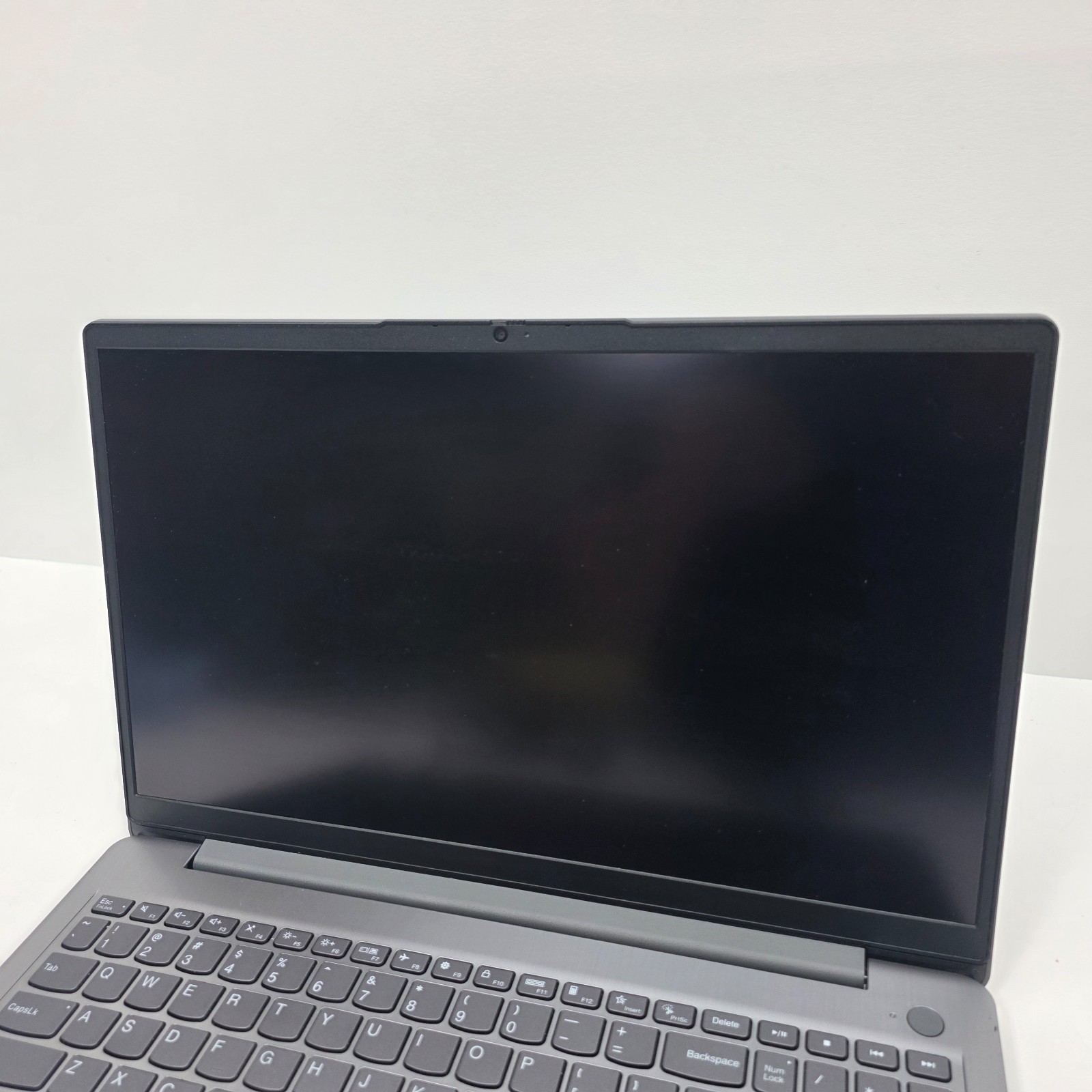 Lenovo IdeaPad 3-15ITL6 15″ TOUCH I7-1165G7 2.80GHZ 256GB MVME 8GB RAM Win11