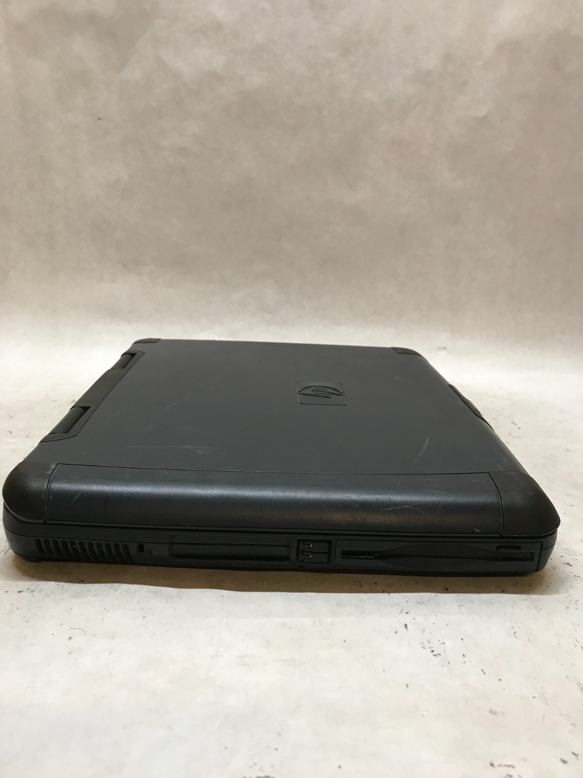 HP Omnibook XE3 F2300KT *Unknown Specs* For Parts/Repair POWER DEAD AS IS – -DW