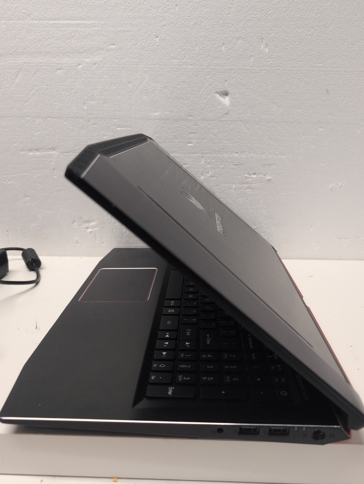 🎸 ACER Predator G3-571 15.6″ Laptop i7-7700HQ /16GB/256GB/GTX 1060 6GB/Win11