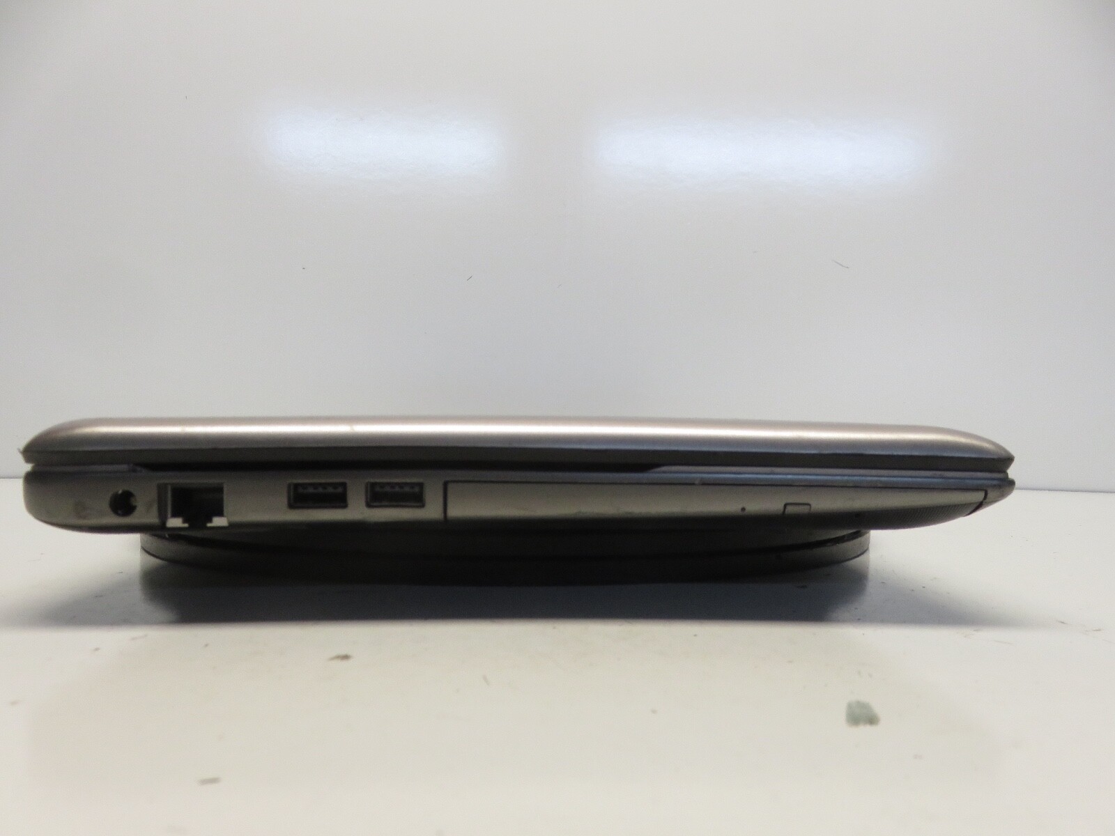 Toshiba Satellite P55T-a5118 Intel Core i7-4500U 1.8GHz 8 GB NO HDD No Batt