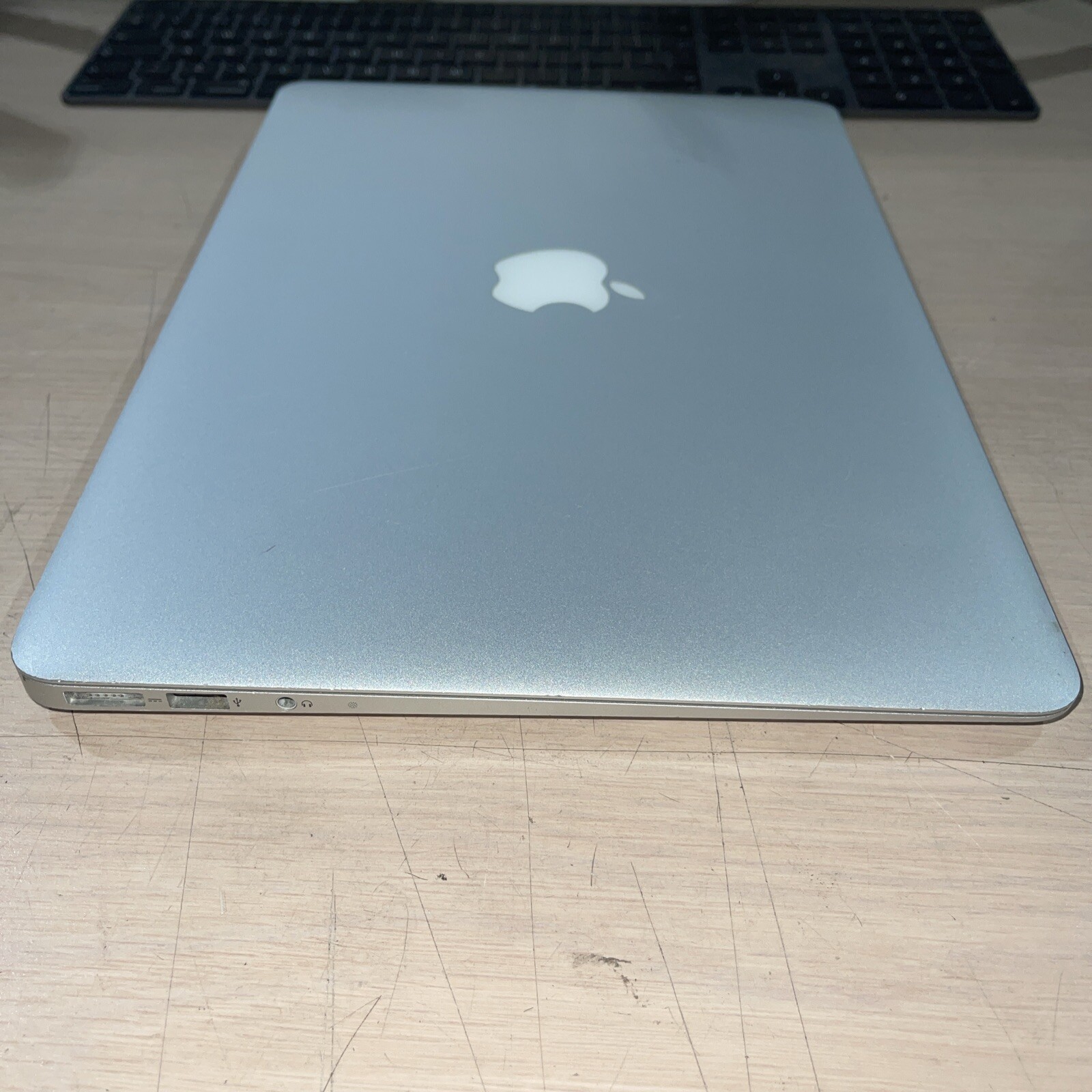 Apple Macbook Air Mid 2012 i5-3427U 1.8GHZ 4gb RAM NO HD;