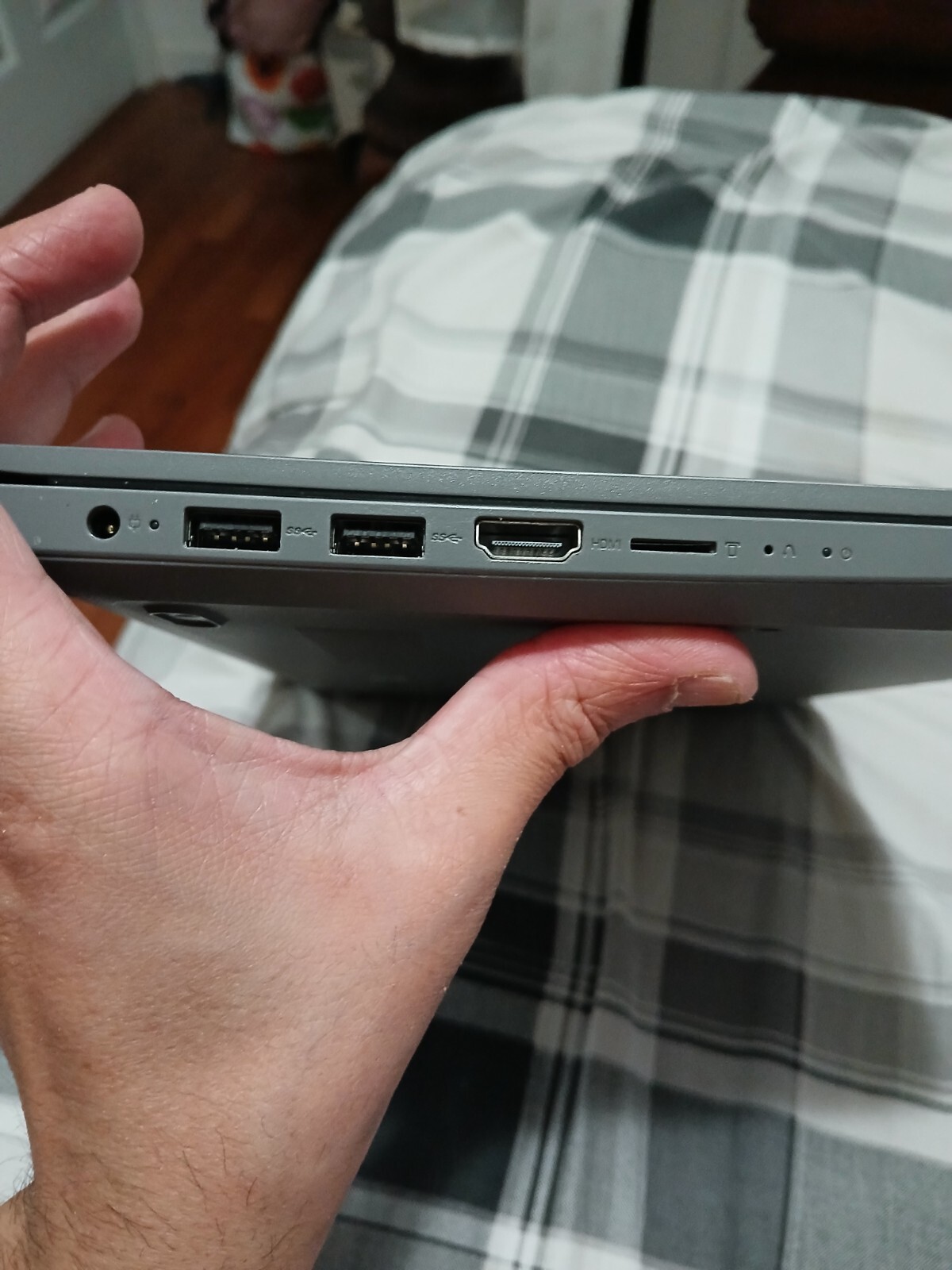 Lenovo IdeaPad 14″ (64GB,AMD A6,1.6 GHz,4GB RAM) Laptop – Grey – 81VS009GUS