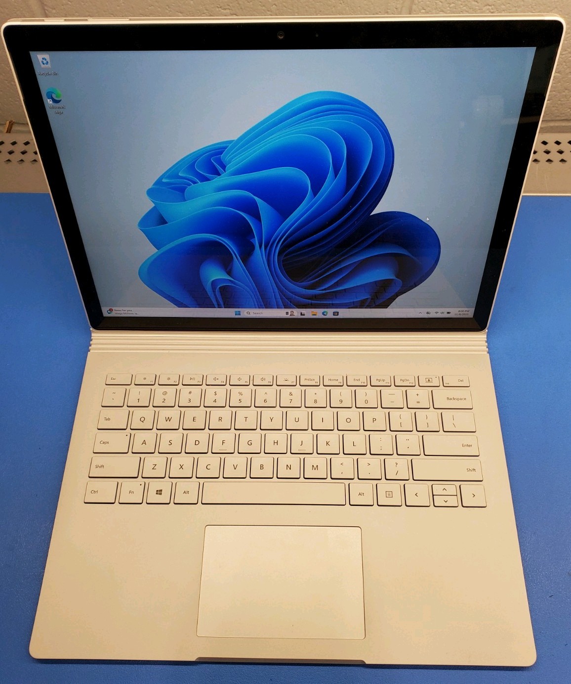 Surface Book 2 Model 1832 Intel Core i5-7300U/256GB SSD/8GB RAM