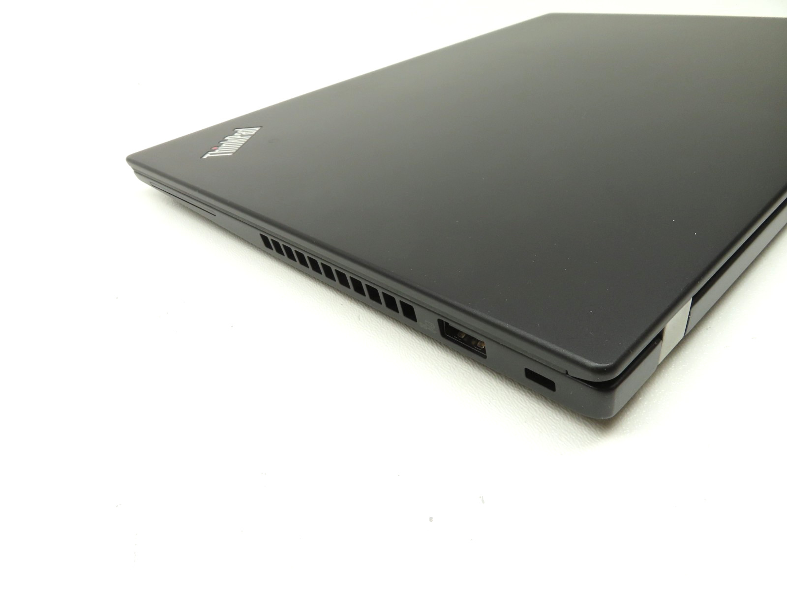 Lenovo ThinkPad T490s 14″ Intel Core i7-8565U 1.8GHz 8GB RAM 256GB SSD