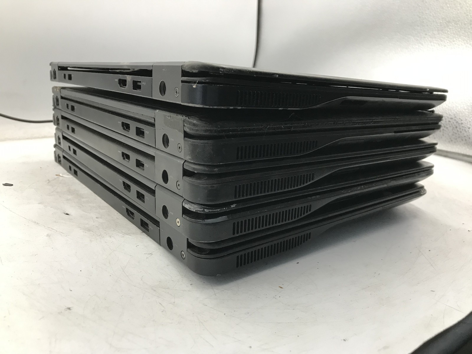 DELL LATITUDE E7450 – LOT OF 5 -FOR PARTS/REPAIR- INTEL I5 5TH GEN – NO RAM – BB