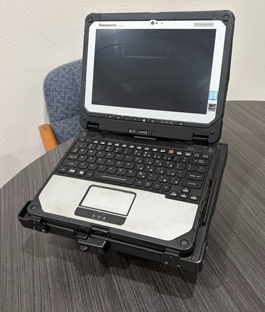 Panasonic Toughbook CF-20, i5-7Y57, 8GB, No SSD (W/ CF-CDS20VM Docking station)