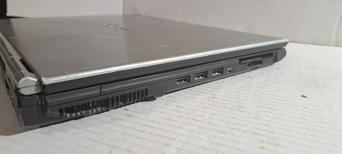 GATEWAY 4540 WINDOWS XP LAPTOP PC FOR PARTS OR REPAIR